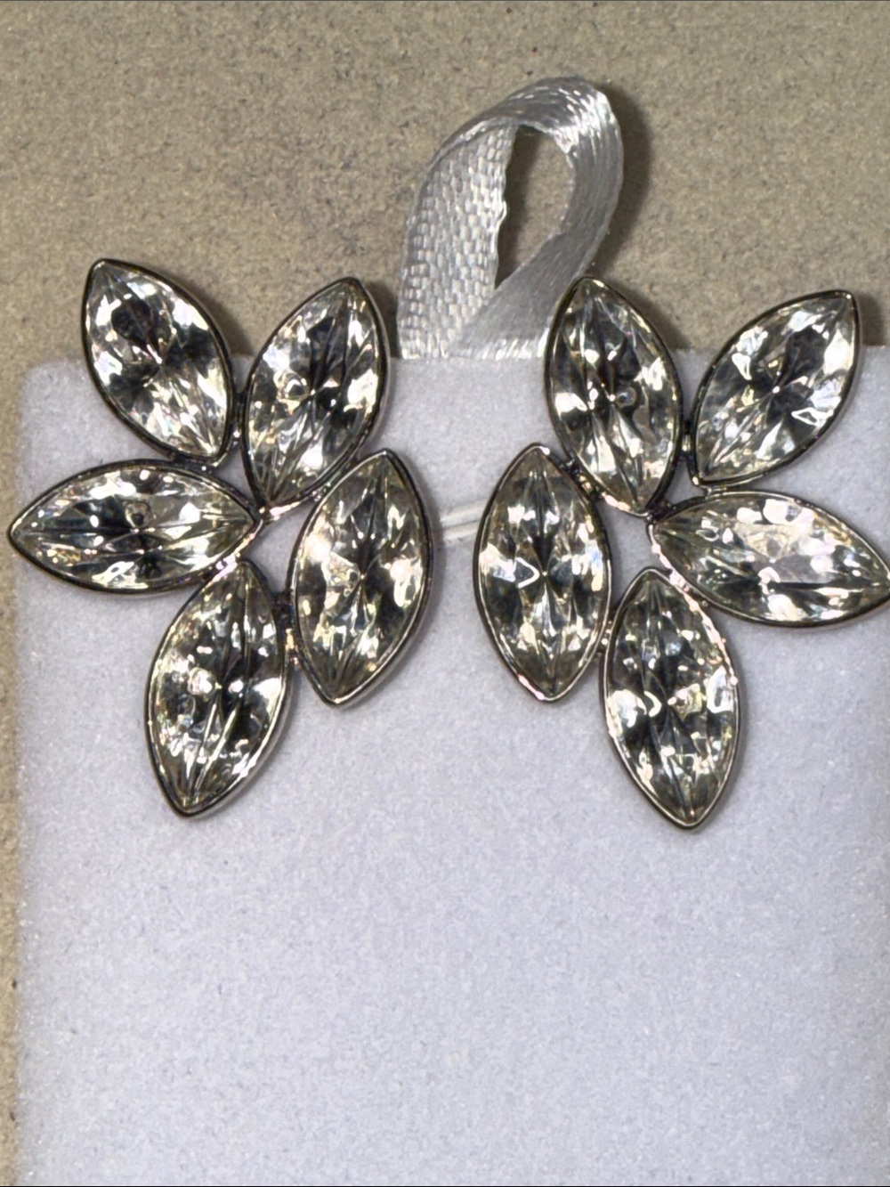 Clear Marquise Rhinestone Leaf Cluster Statement Stud Earrings EUC